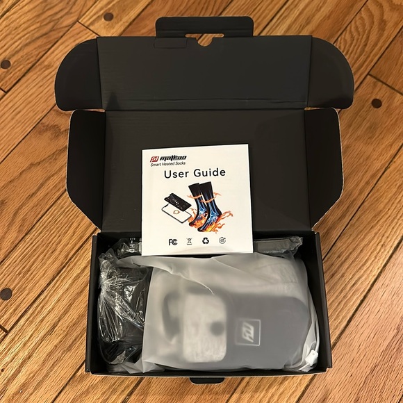 🎄♥️ New!! 🎄♥️ Holiday gift! NIB Matkao Smart Heated Socks Small - Picture 1 of 14